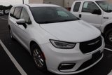 Used 2023 Chrysler Pacifica Touring-L image 2