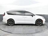New 2025 Chrysler Pacifica Limited image 6