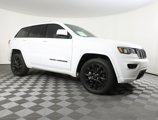 Used 2021 Jeep Grand Cherokee Laredo X image 2