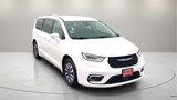 Used 2022 Chrysler Pacifica Touring-L image 2