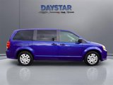 Used 2020 Dodge Grand Caravan SE w/ UConnect Hands-Free Group image 2