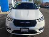 Used 2023 Chrysler Pacifica Touring-L image 3