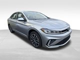 Used 2025 Volkswagen Jetta SE image 3