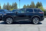 Used 2022 Nissan Rogue SV image 2