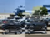 Used 2018 Nissan Rogue SV image 3