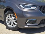 Used 2023 Chrysler Pacifica Touring-L image 3