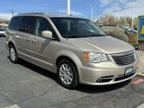 Used 2014 Chrysler Town & Country Touring image 3