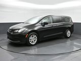 Used 2022 Chrysler Voyager LX image 3