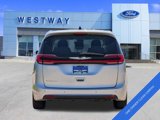 Used 2023 Chrysler Pacifica Touring-L image 5