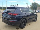 Used 2023 Mitsubishi Outlander SE Black Edition image 5