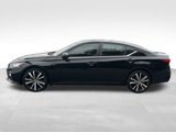 Used 2021 Nissan Altima 2.5 SR image 2
