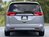 Used 2017 Chrysler Pacifica Touring image 5