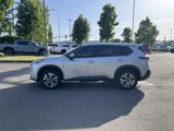 Used 2022 Nissan Rogue SV image 2