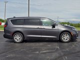 Used 2023 Chrysler Pacifica Touring-L image 2