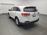 Used 2017 Kia Sorento LX w/ LX Convenience Package image 5