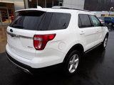 Used 2017 Ford Explorer XLT image 2