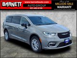 New 2025 Chrysler Pacifica Select image 4