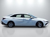 New 2025 Hyundai Elantra SE image 4
