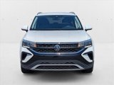 Used 2024 Volkswagen Taos SE image 2