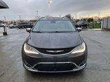 Used 2017 Chrysler Pacifica Limited image 2