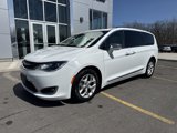 Used 2020 Chrysler Pacifica Limited image 2
