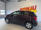 Used 2022 Chevrolet Trax LT w/ Premium Seat Package image 2