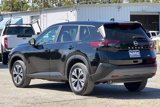 Used 2023 Nissan Rogue SV image 6