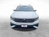 Used 2024 Volkswagen Tiguan SE image 2