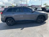 Used 2017 Jeep Cherokee Limited image 3