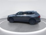 Used 2022 Volkswagen Tiguan SE image 4