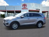 Used 2017 Kia Sorento LX image 2