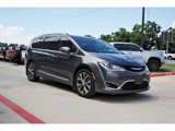Used 2017 Chrysler Pacifica Limited image 3