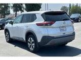 Used 2022 Nissan Rogue SV image 3