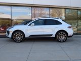 Certified 2024 Porsche Macan image 2