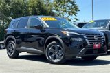 Used 2024 Nissan Rogue SV image 2