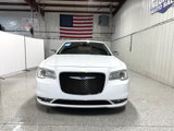 Used 2018 Chrysler 300 Limited image 3