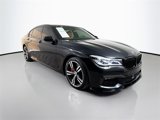 Used 2019 BMW 750i w/ M Sport Package image 3