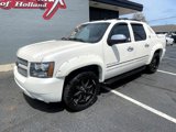 Used 2013 Chevrolet Avalanche LTZ image 2
