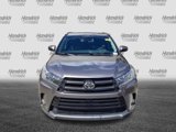Used 2017 Toyota Highlander SE image 3
