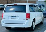 Used 2018 Dodge Grand Caravan SE image 5