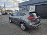 Used 2017 Nissan Rogue SV w/ SV Premium Package image 3