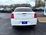Used 2018 Chrysler 300 Touring w/ Chrome Appearance Package image 6