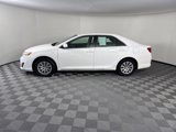 Used 2014 Toyota Camry L image 2