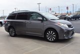 Used 2018 Toyota Sienna XLE image 4