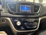 Used 2020 Chrysler Pacifica Touring-L image 3