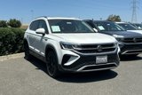Used 2022 Volkswagen Taos SEL w/ Panoramic Sunroof Package image 2