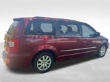 Used 2014 Chrysler Town & Country Touring image 3