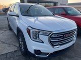 Used 2024 GMC Terrain SLT image 3