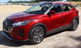 Used 2022 Nissan Kicks SV image 2