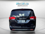 Used 2017 Chrysler Pacifica Limited image 4